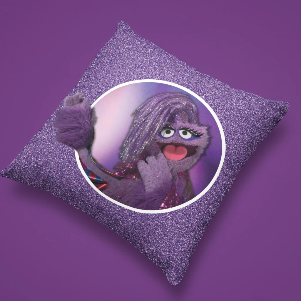 Welcome to the Glitter Globe Cushion - Image 2